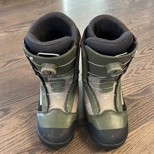 Vans Aura Pro 2022 Olive Green 21/22 size 8